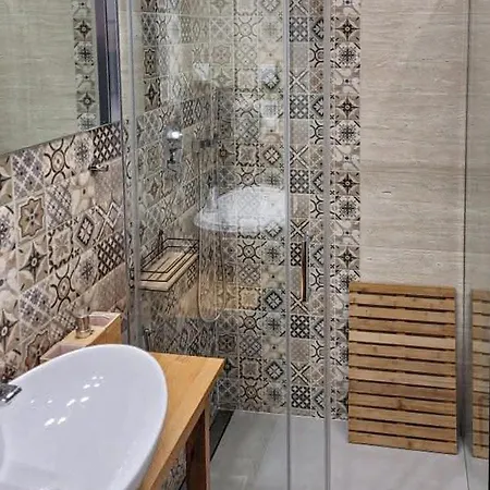 بيت للعطل 2 Bedroom Lovely In *